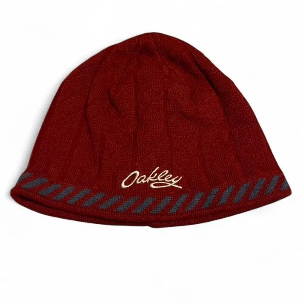 Oakley Embroidered Logo Beanie hat outdoor gorpcore